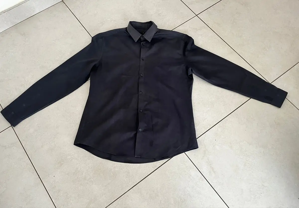H&M Black Long-Sleeve Collared Shirt