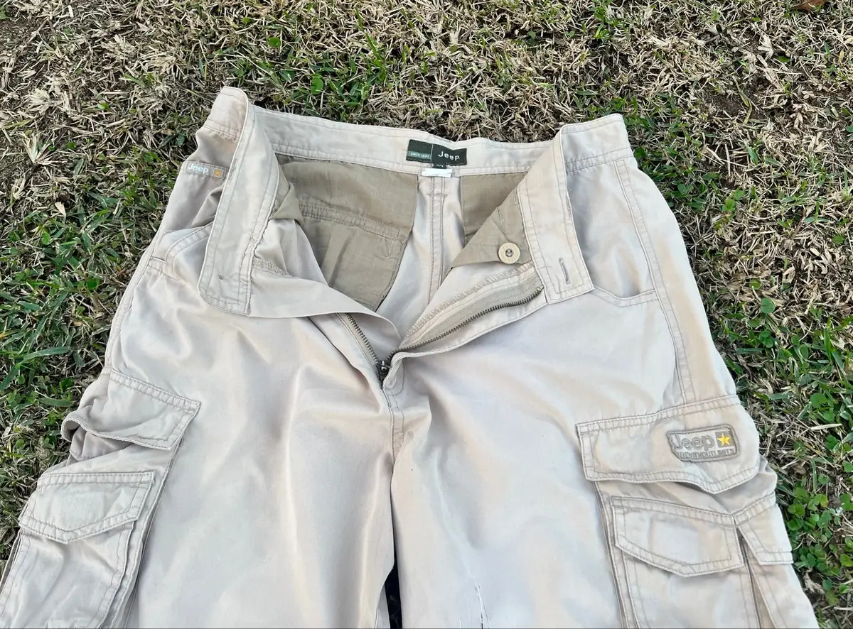 Jeep Beige Cargo Shorts Size 32