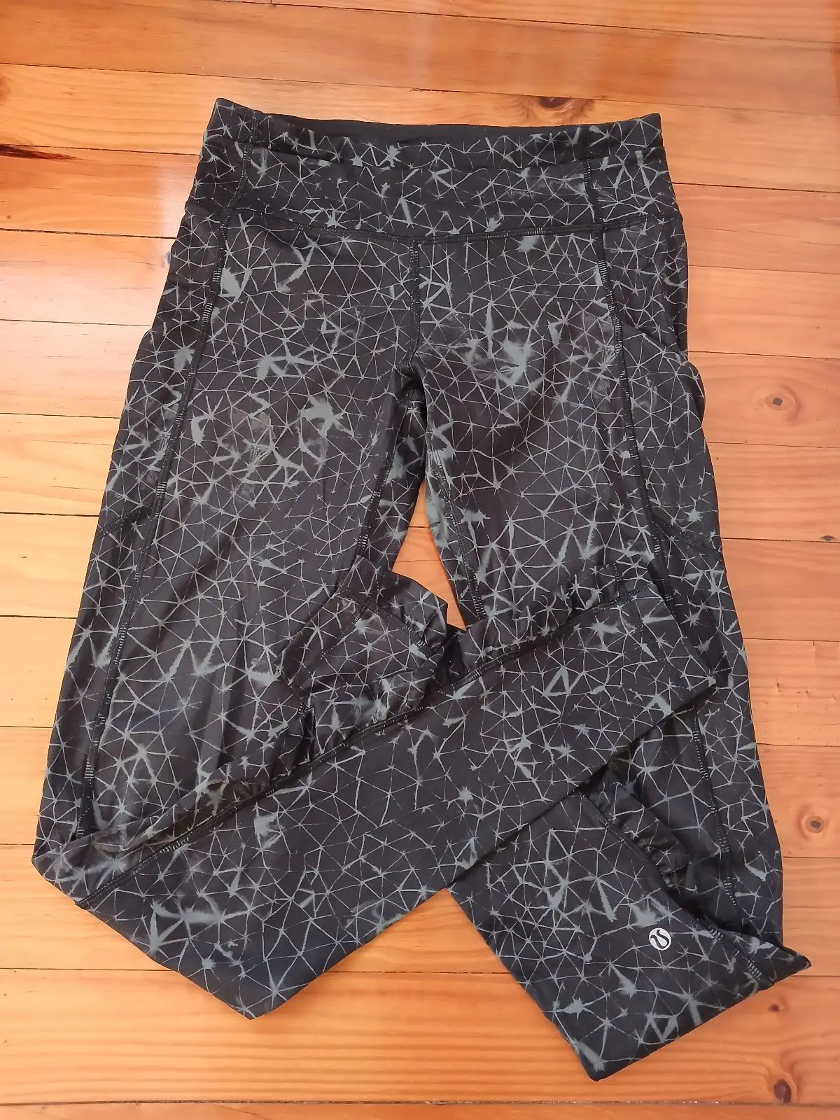 Lululemon Patterned Athletic Leggings Size 6