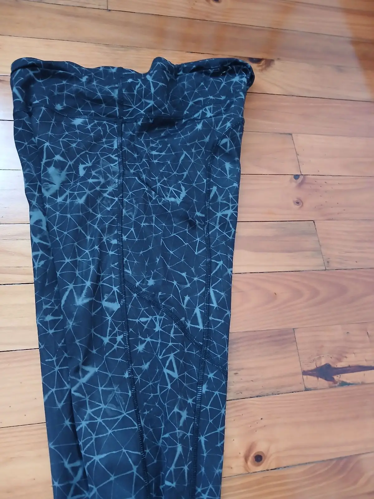 Lululemon Patterned Athletic Leggings Size 6