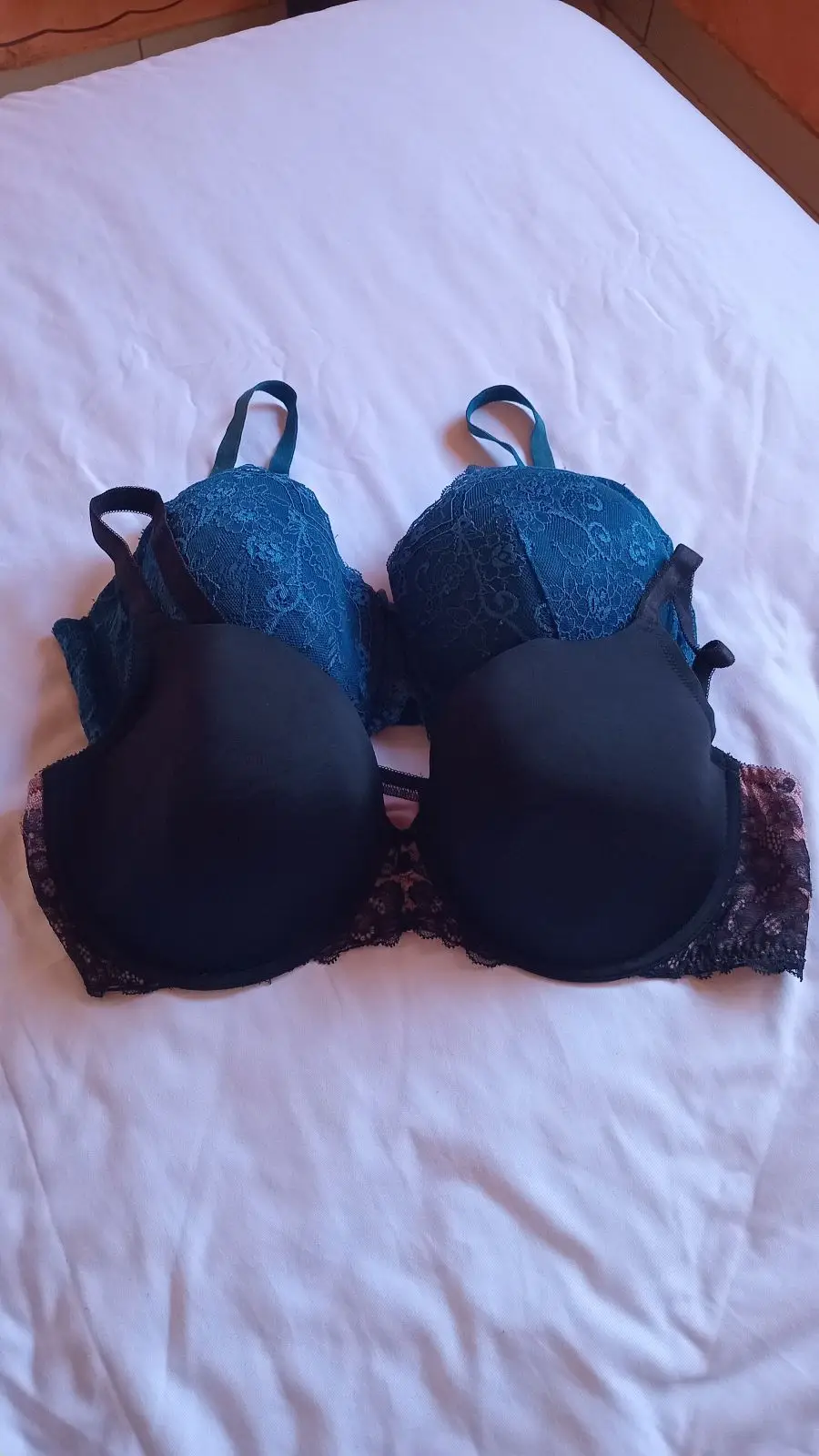 Black and Pink Lace Bra Size 40