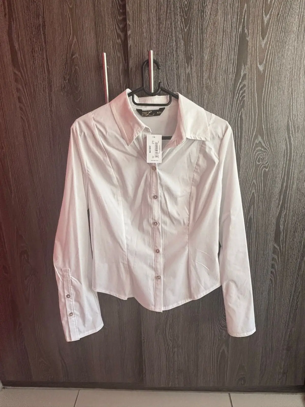 Legit Miss L White Long-Sleeve Button-Down Shirt
