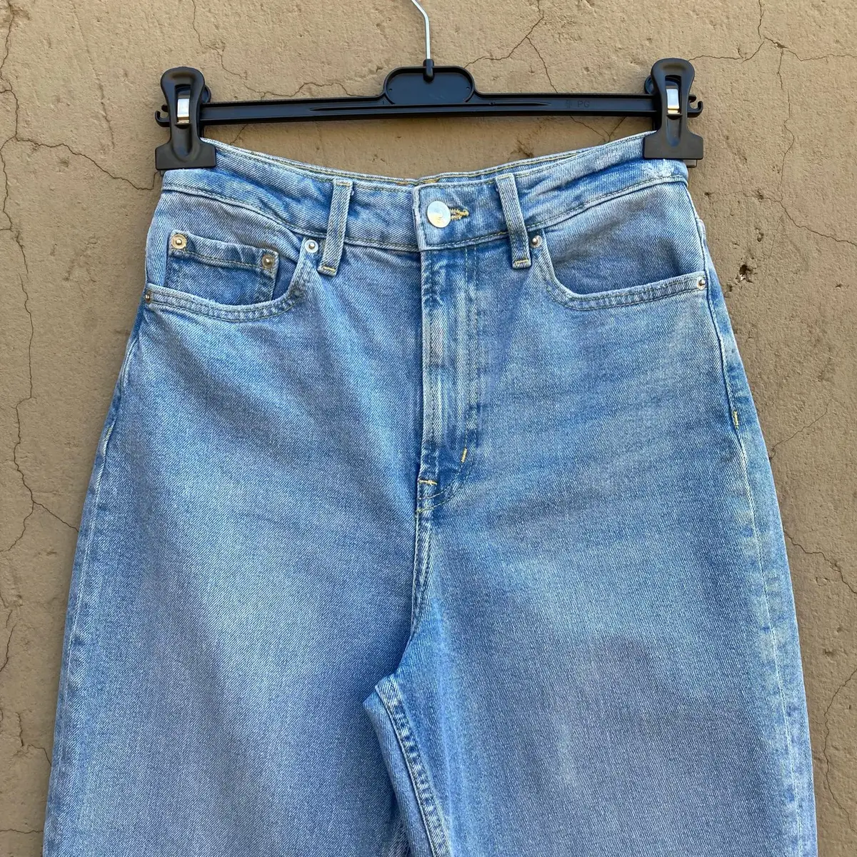 H&M Light Wash High-Waisted Mom Jeans