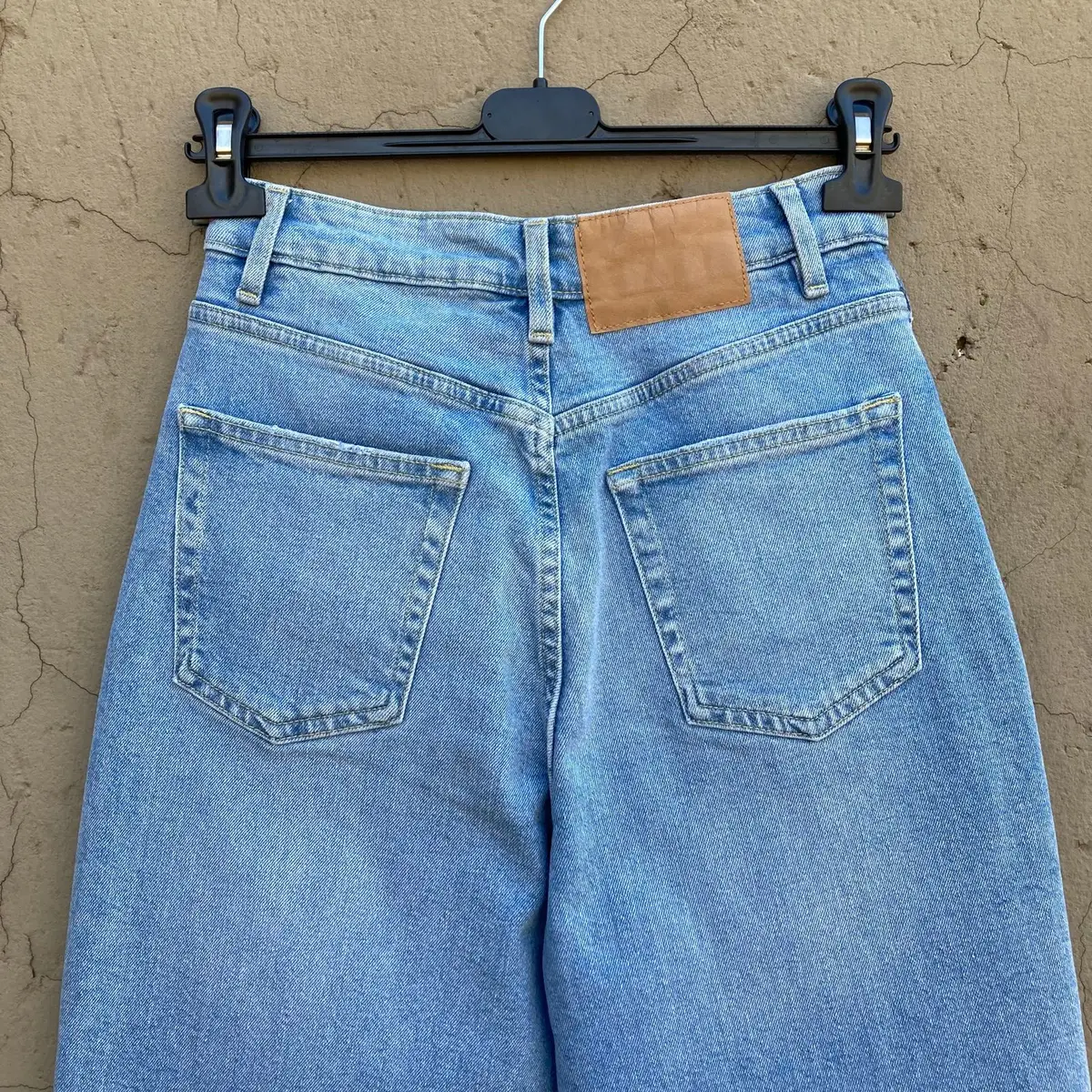 H&M Light Wash High-Waisted Mom Jeans