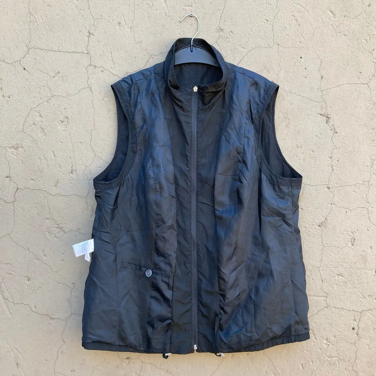 Vera Wang Black Sleeveless Zip Vest