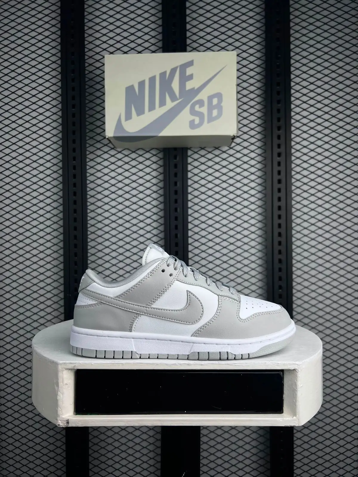 Nike Dunk Low Grey White