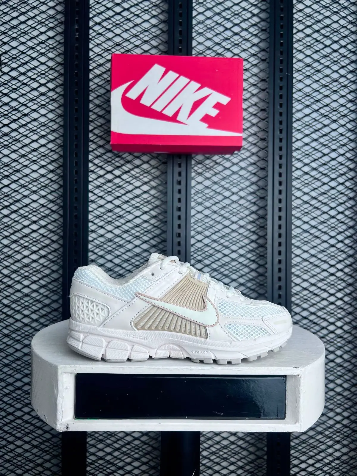 Nike Zoom Vomero 5 Metallic Silver Blue
