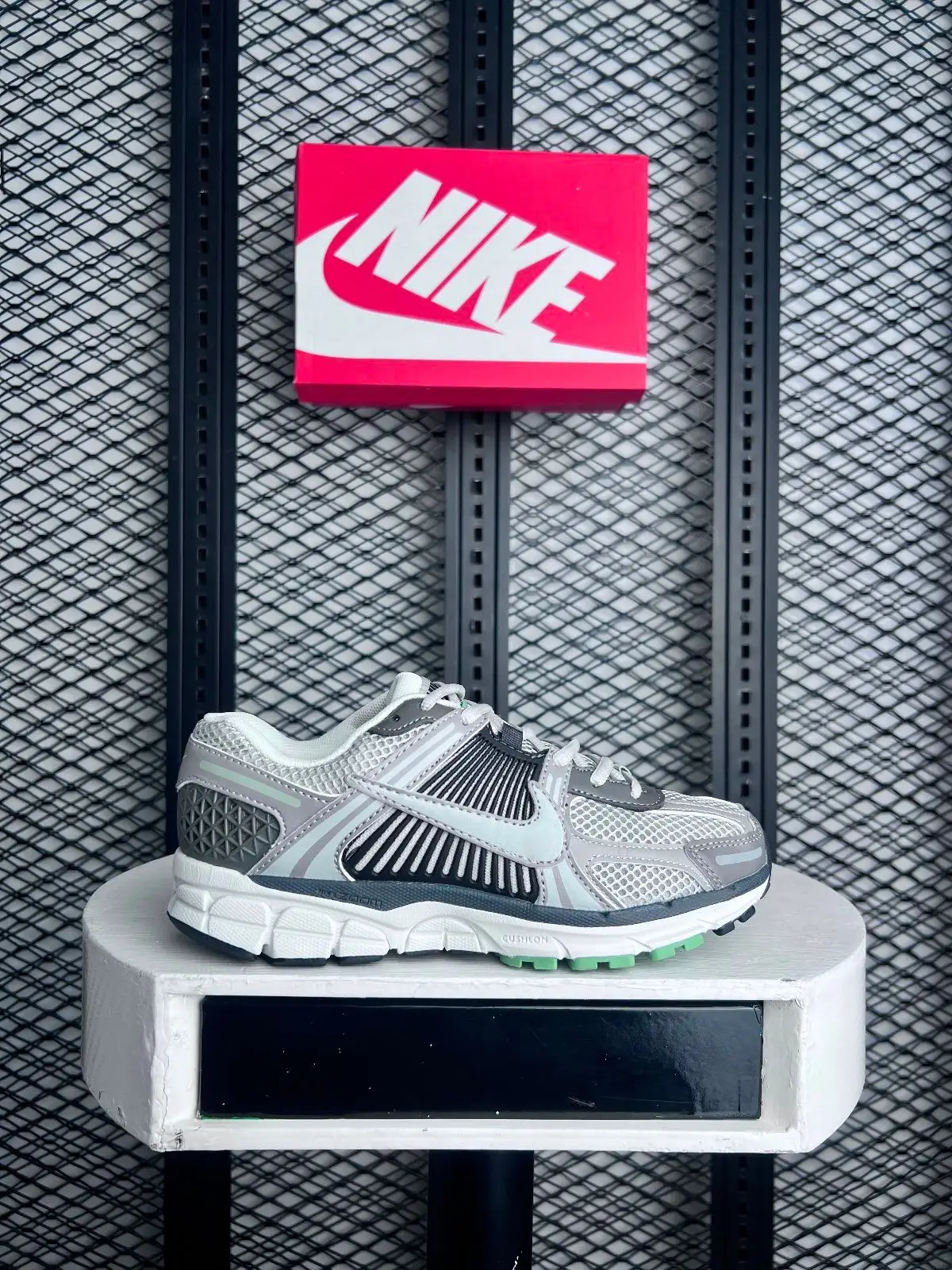 Nike Zoom Vomero 5 Metallic Silver Blue