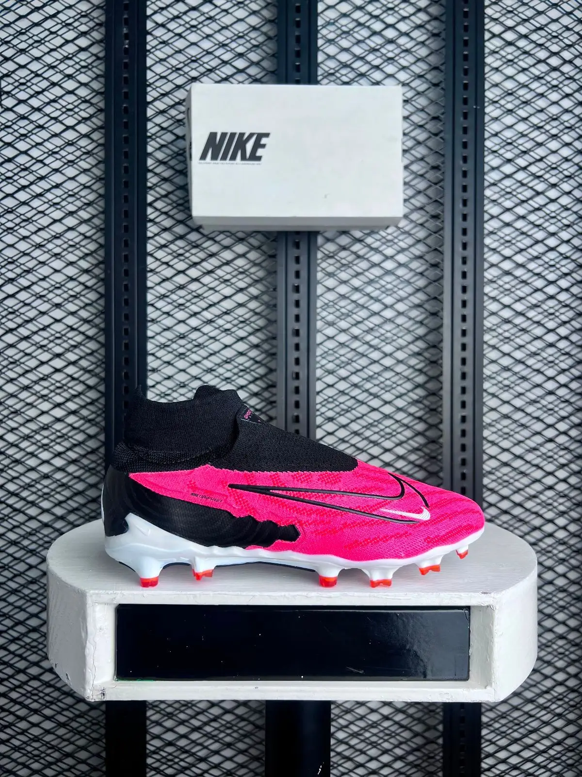 Nike Football Boots Volt Pink