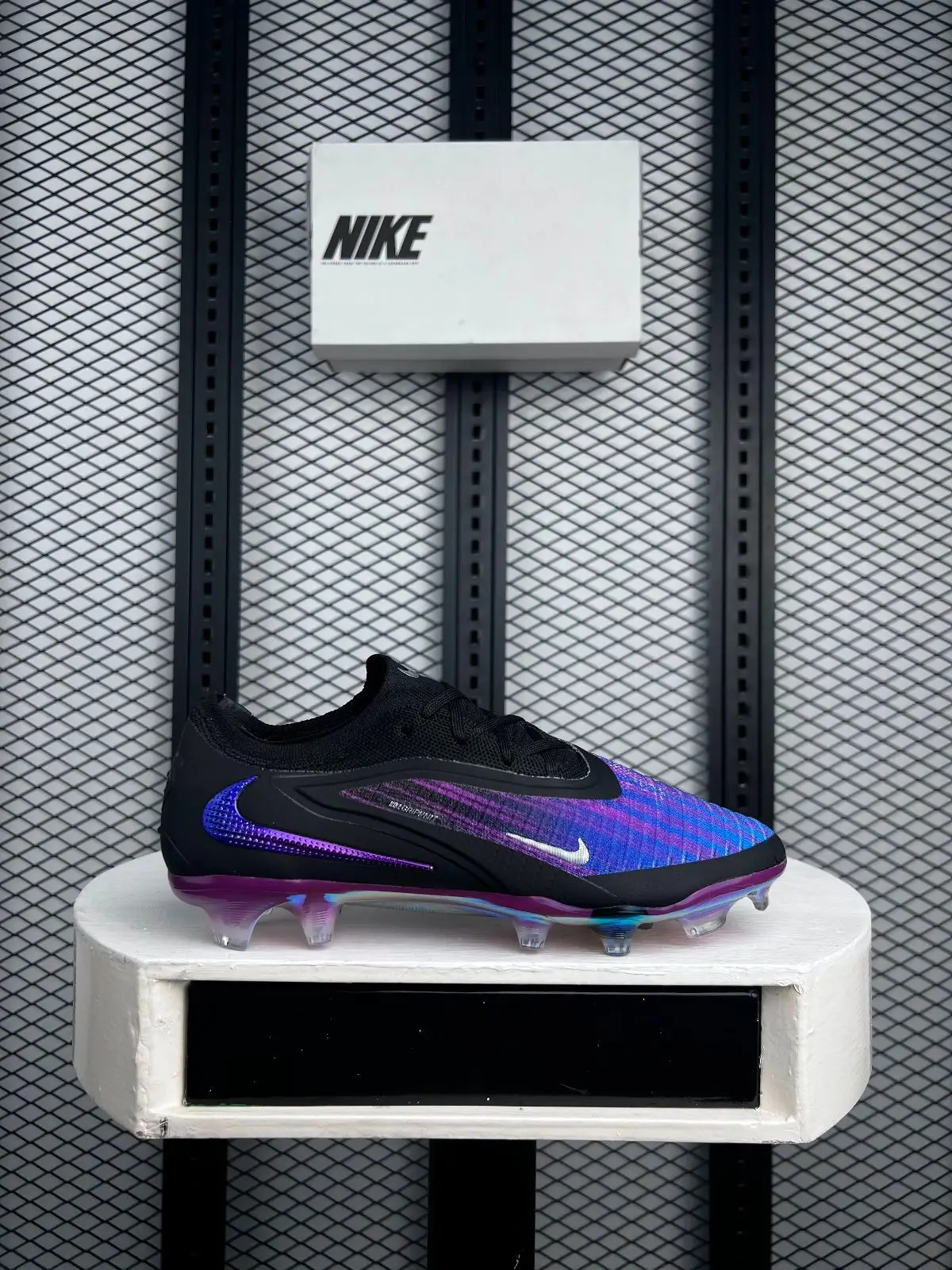 Nike Football Boots Volt Pink