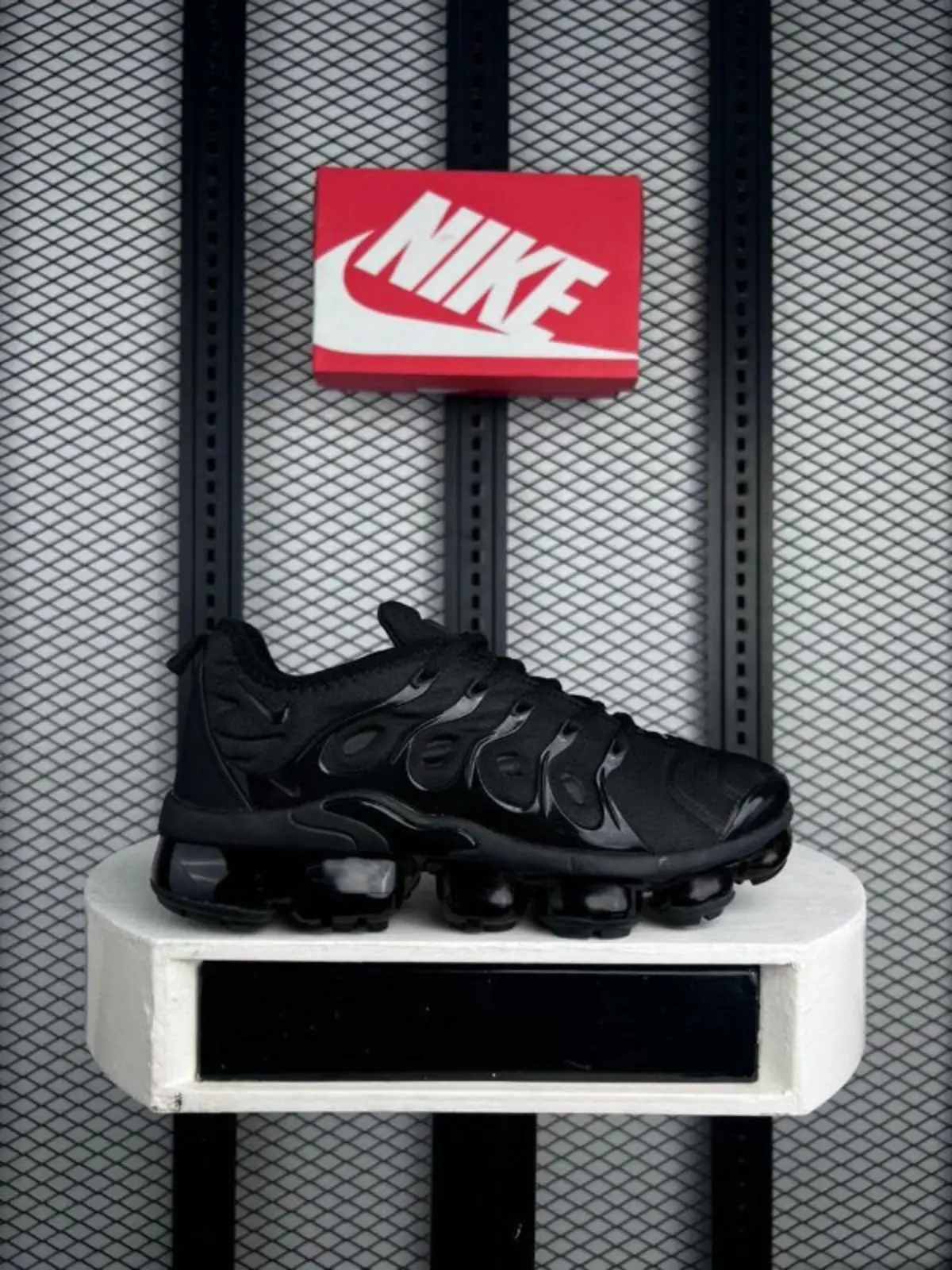Nike Air VaporMax Plus Triple Black