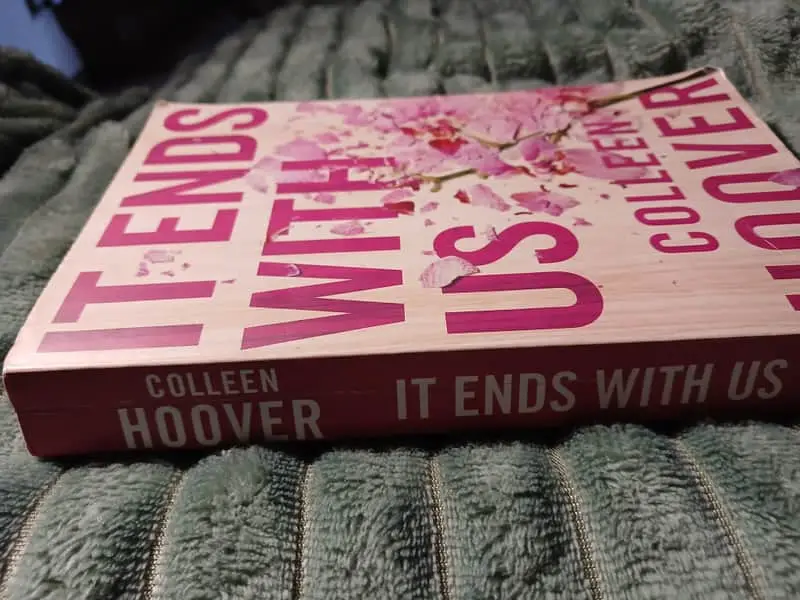 Classic Book "It ends with us"