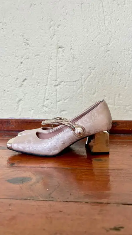 Vintage Chunky Heels With Gold & Creme Details, Dize 3 UK