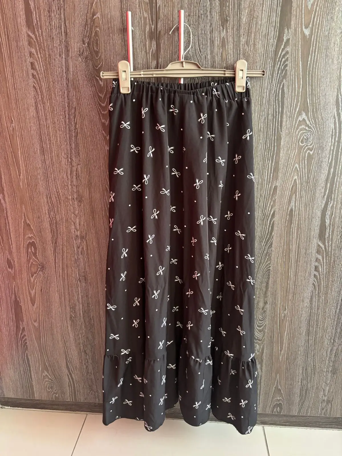 Black and White Bow Print Maxi Skirt