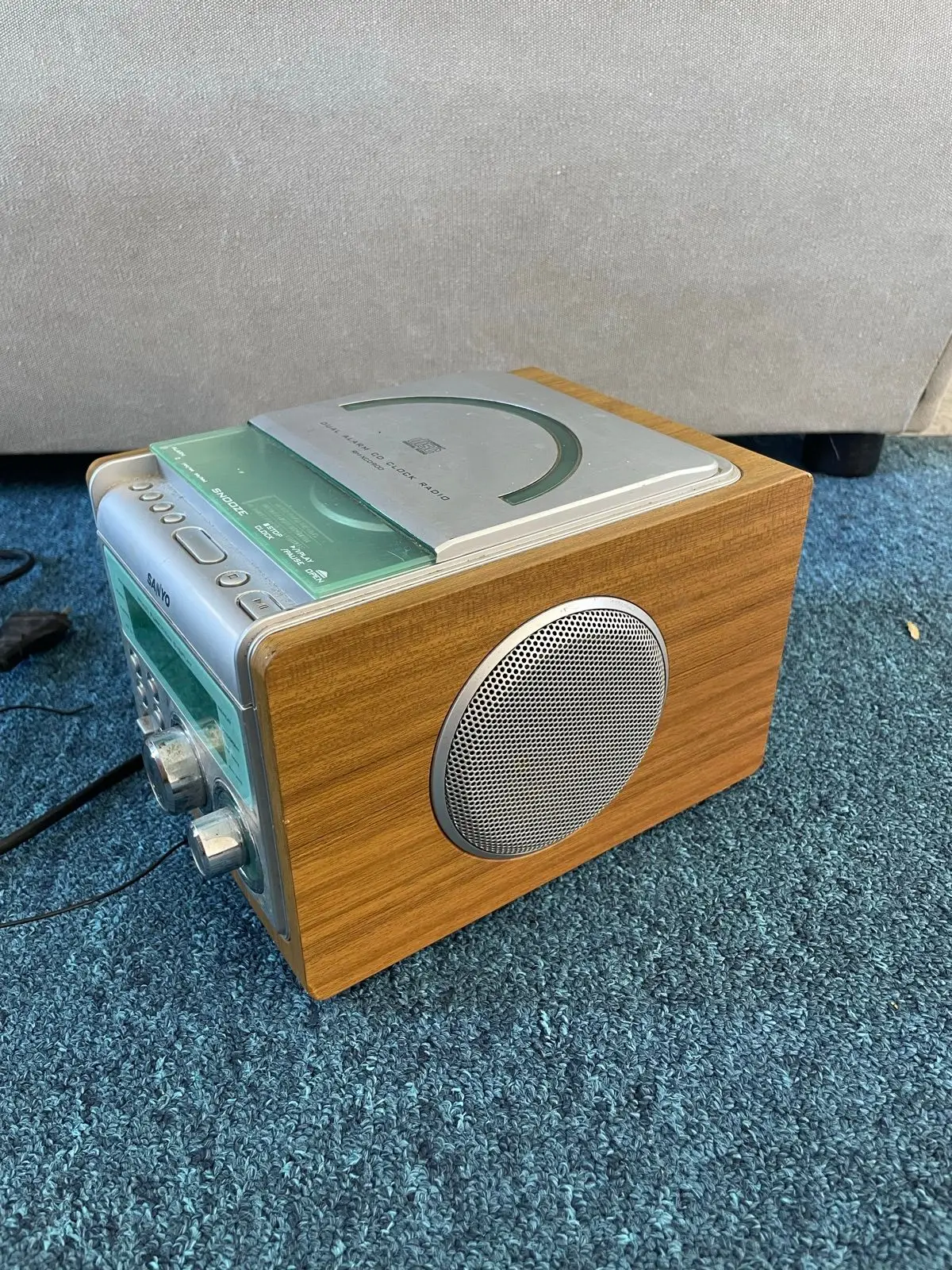 Sanyo Dual Alarm CD Clock Radio RM-20900