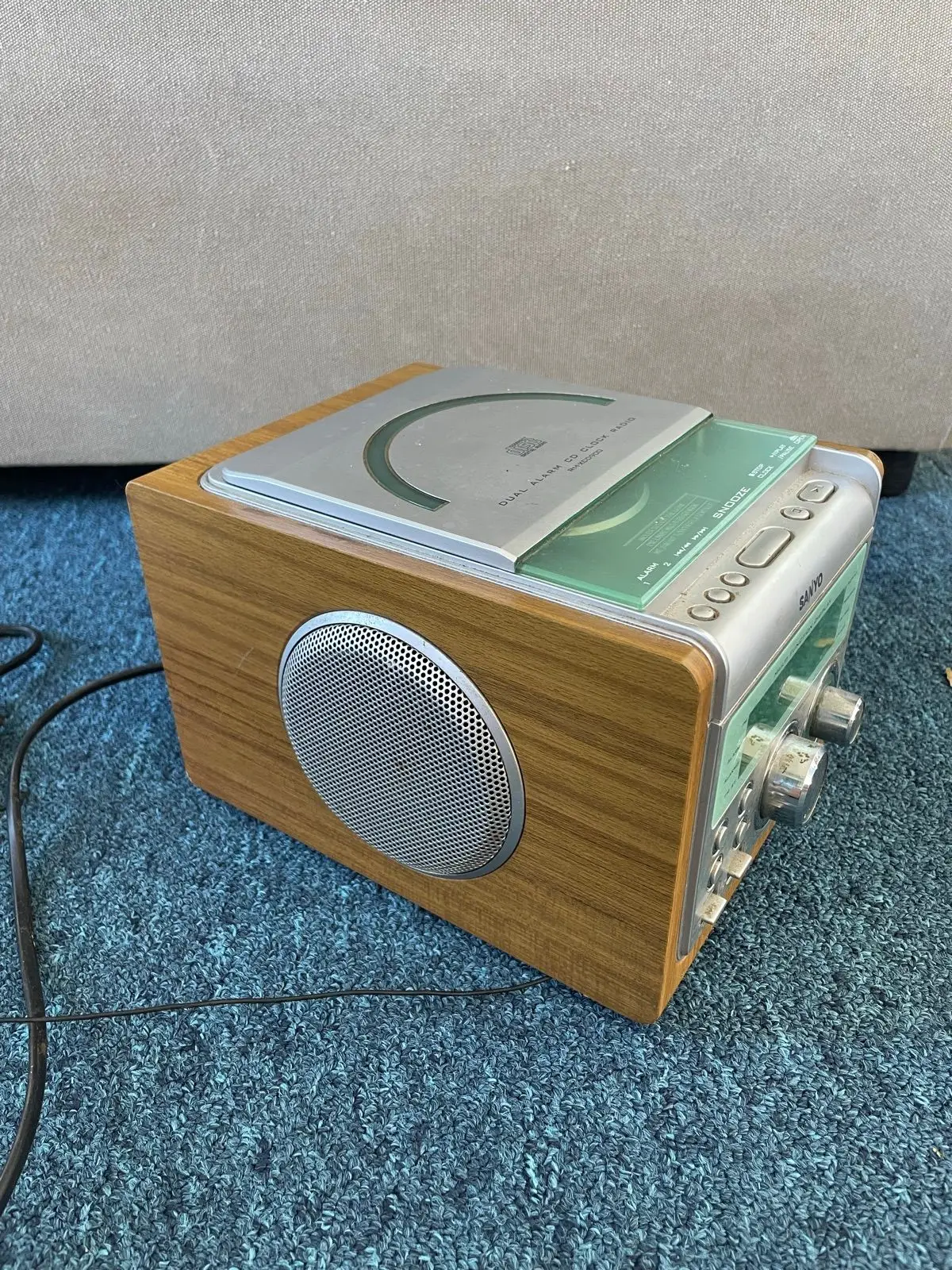 Sanyo Dual Alarm CD Clock Radio RM-20900