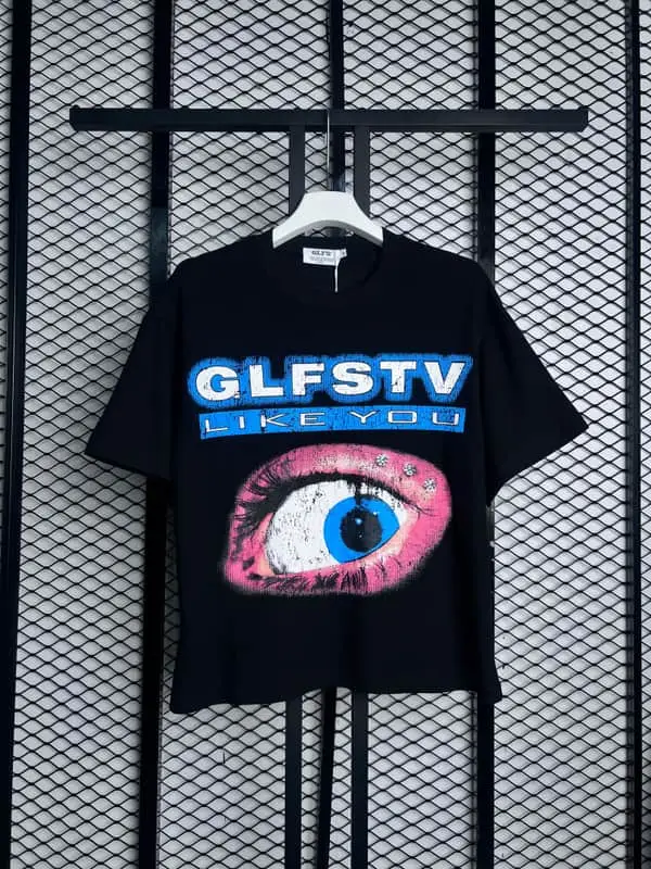 Graphic tee