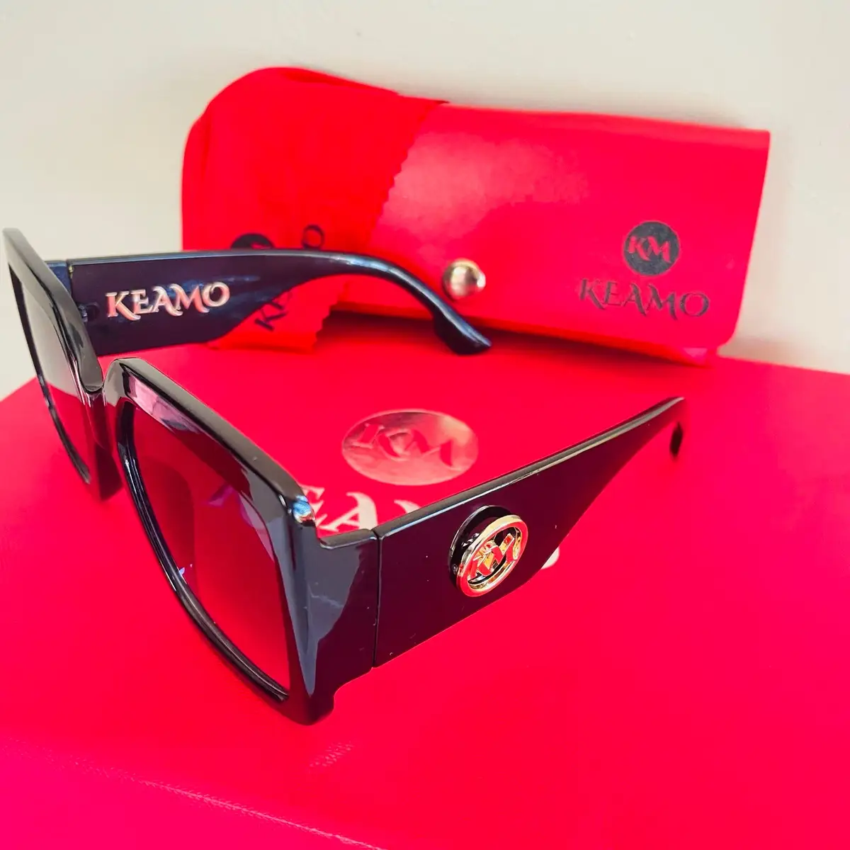 Local design Keamo Black Sunglasses with Case