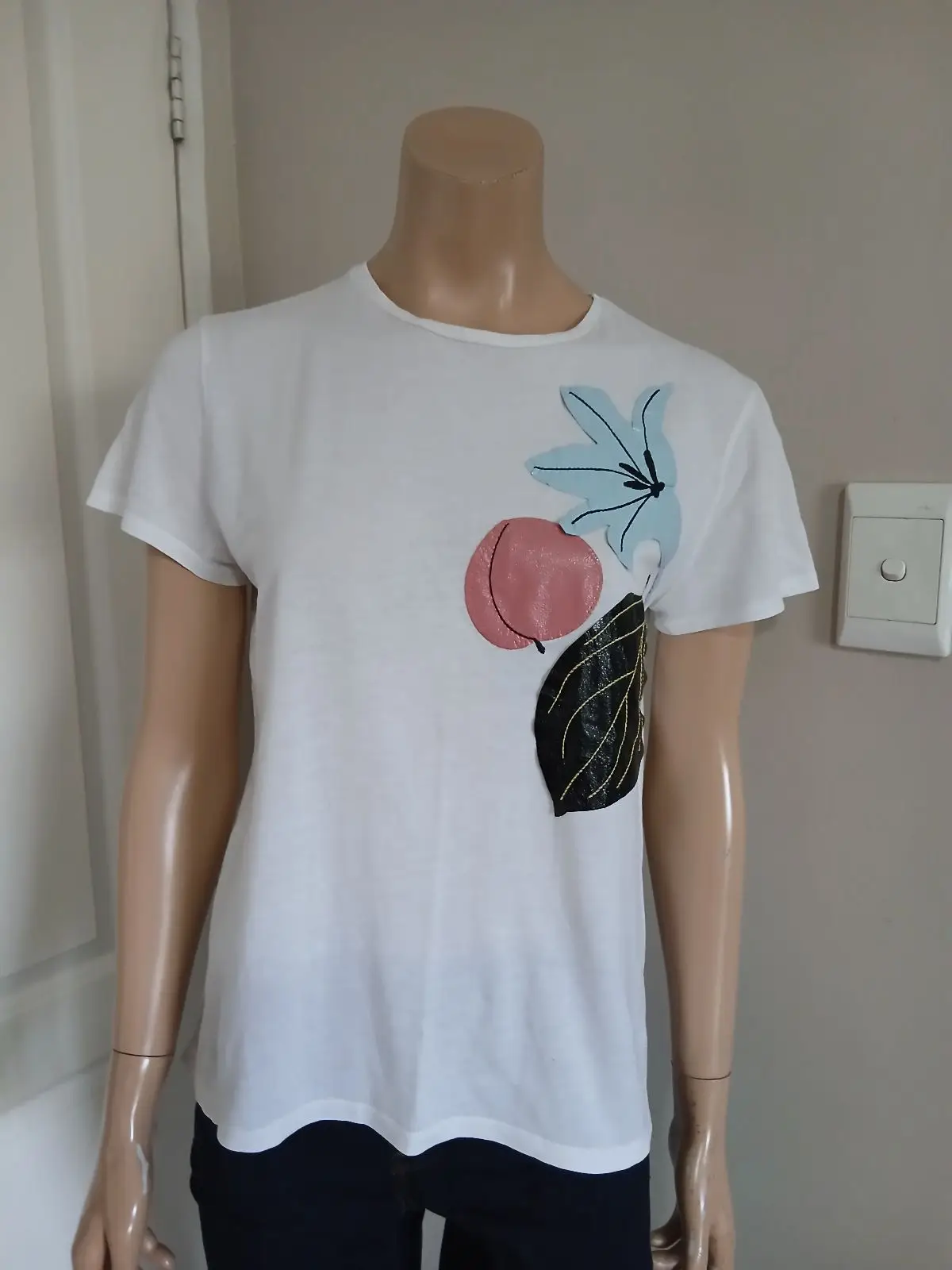 Zara White T-Shirt With Appliqué Motifs