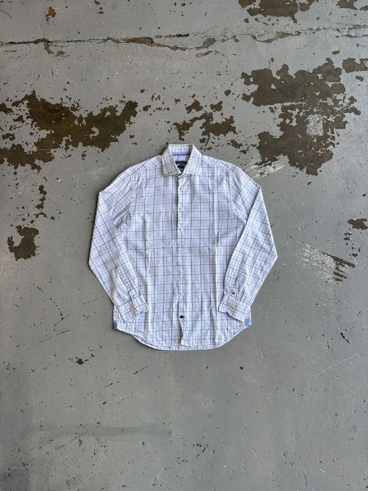 Tommy Hilfiger Plaid Long-Sleeve Button-Down Shirt