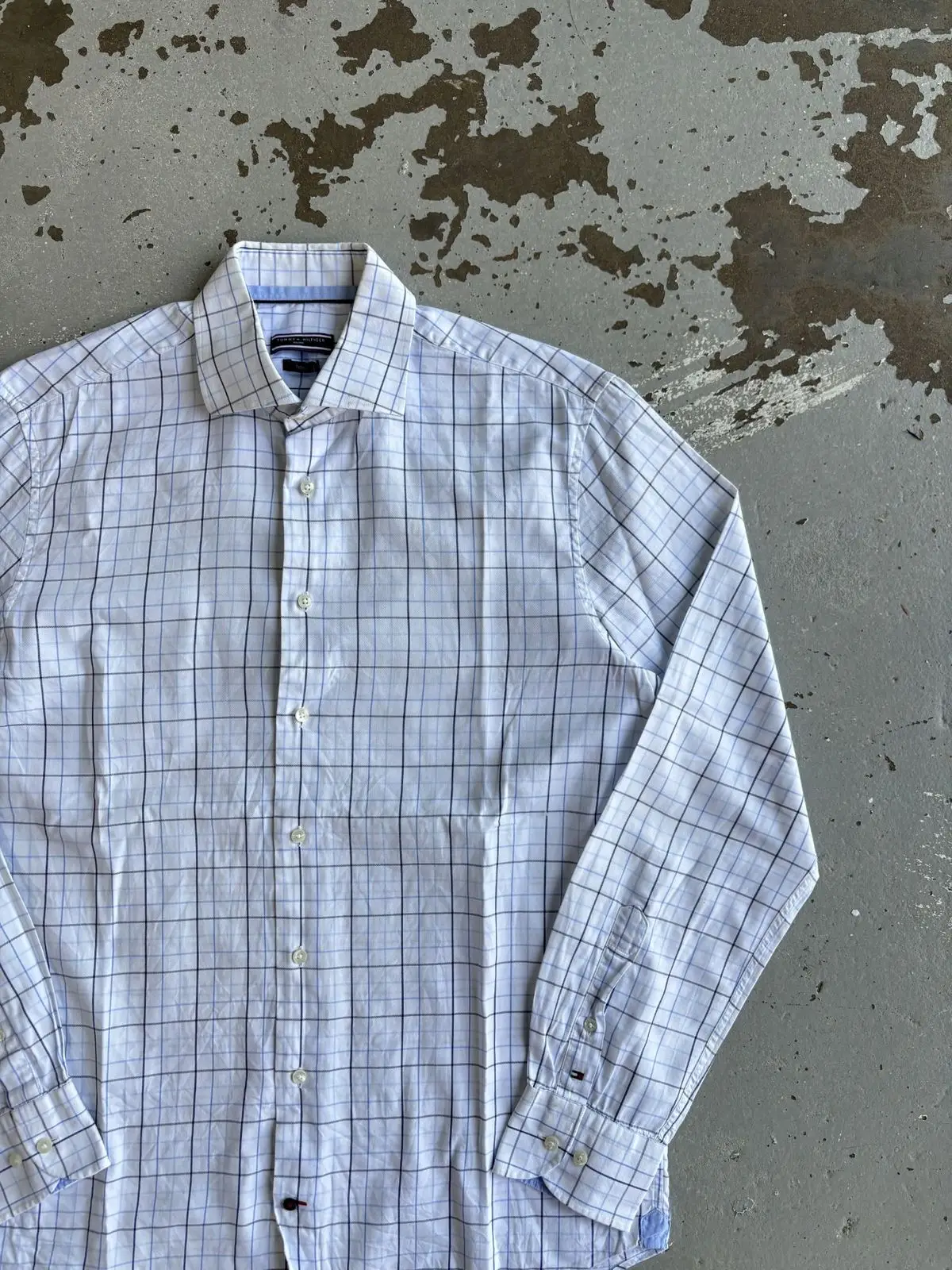 Tommy Hilfiger Plaid Long-Sleeve Button-Down Shirt