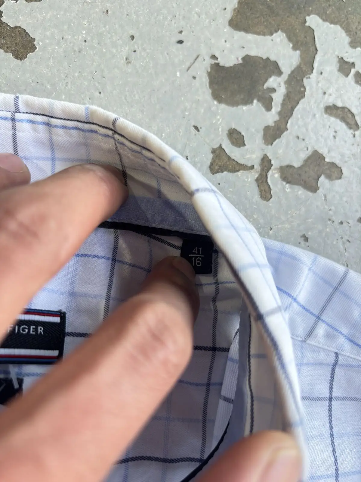 Tommy Hilfiger Plaid Long-Sleeve Button-Down Shirt