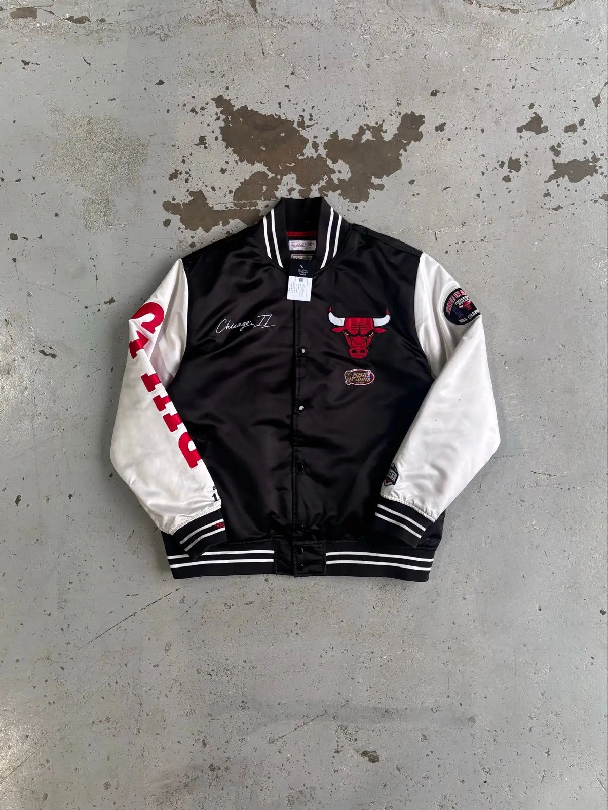 Mitchell & Ness Chicago Bulls Satin Varsity Jacket