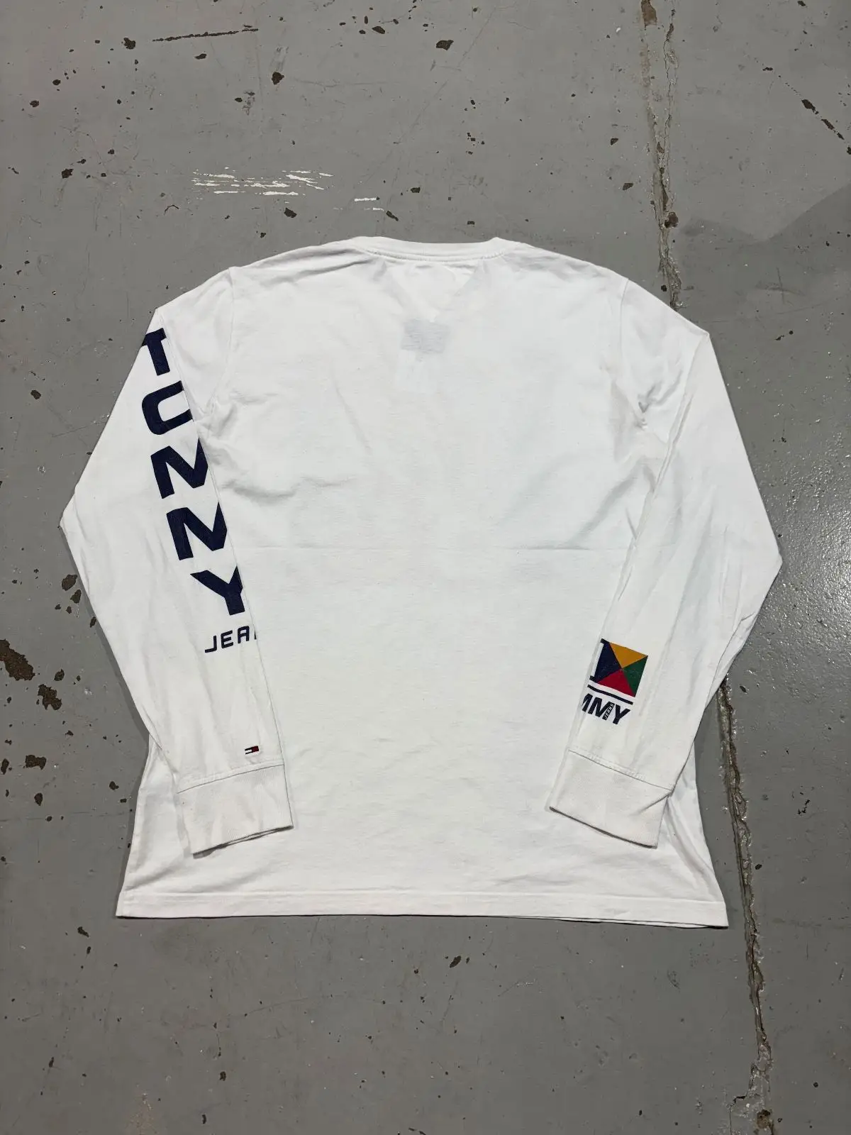 Tommy Jeans 1985 Graphic Long-Sleeve T-Shirt White