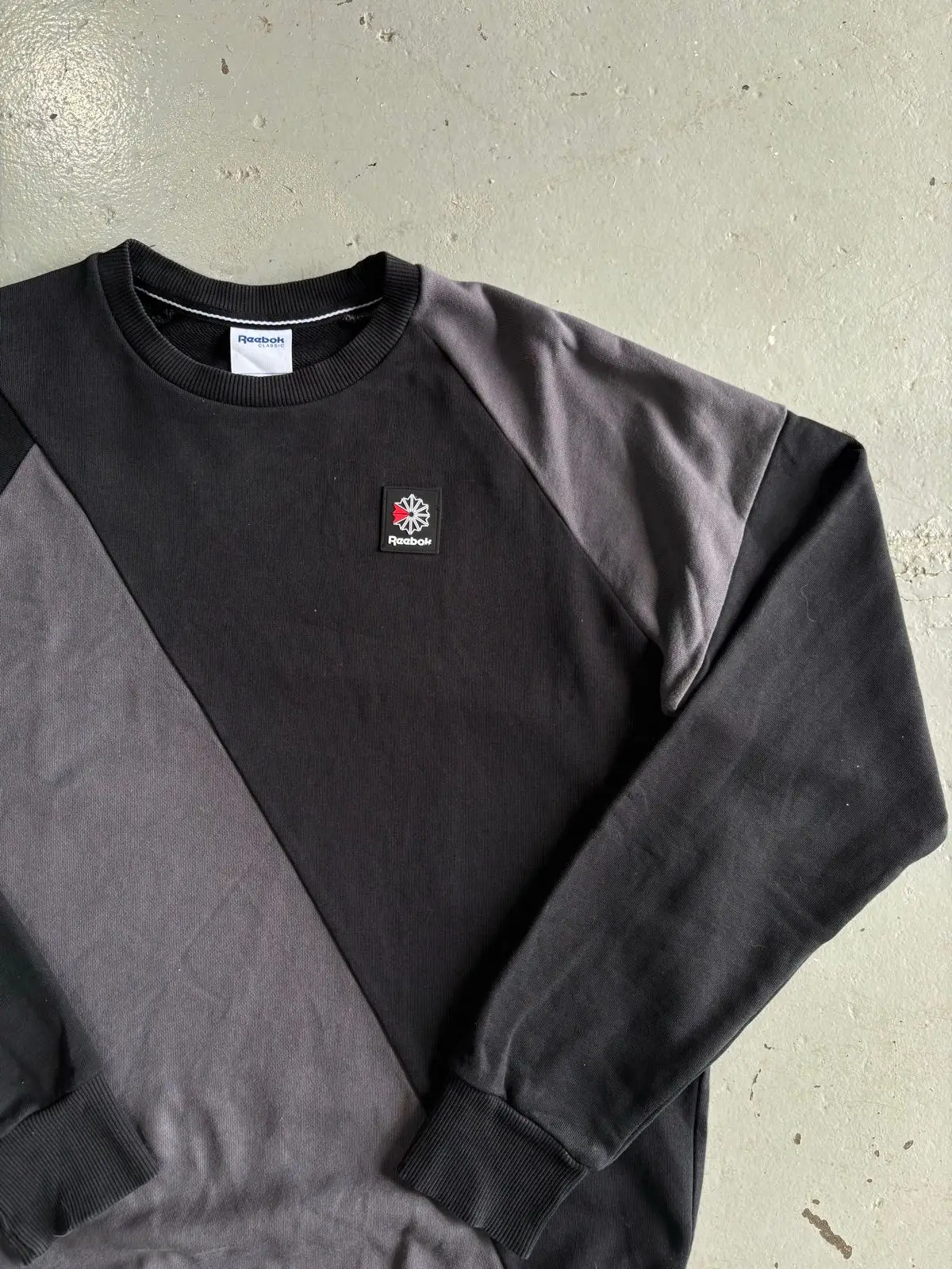 Reebok Classic Colourblock Sweatshirt