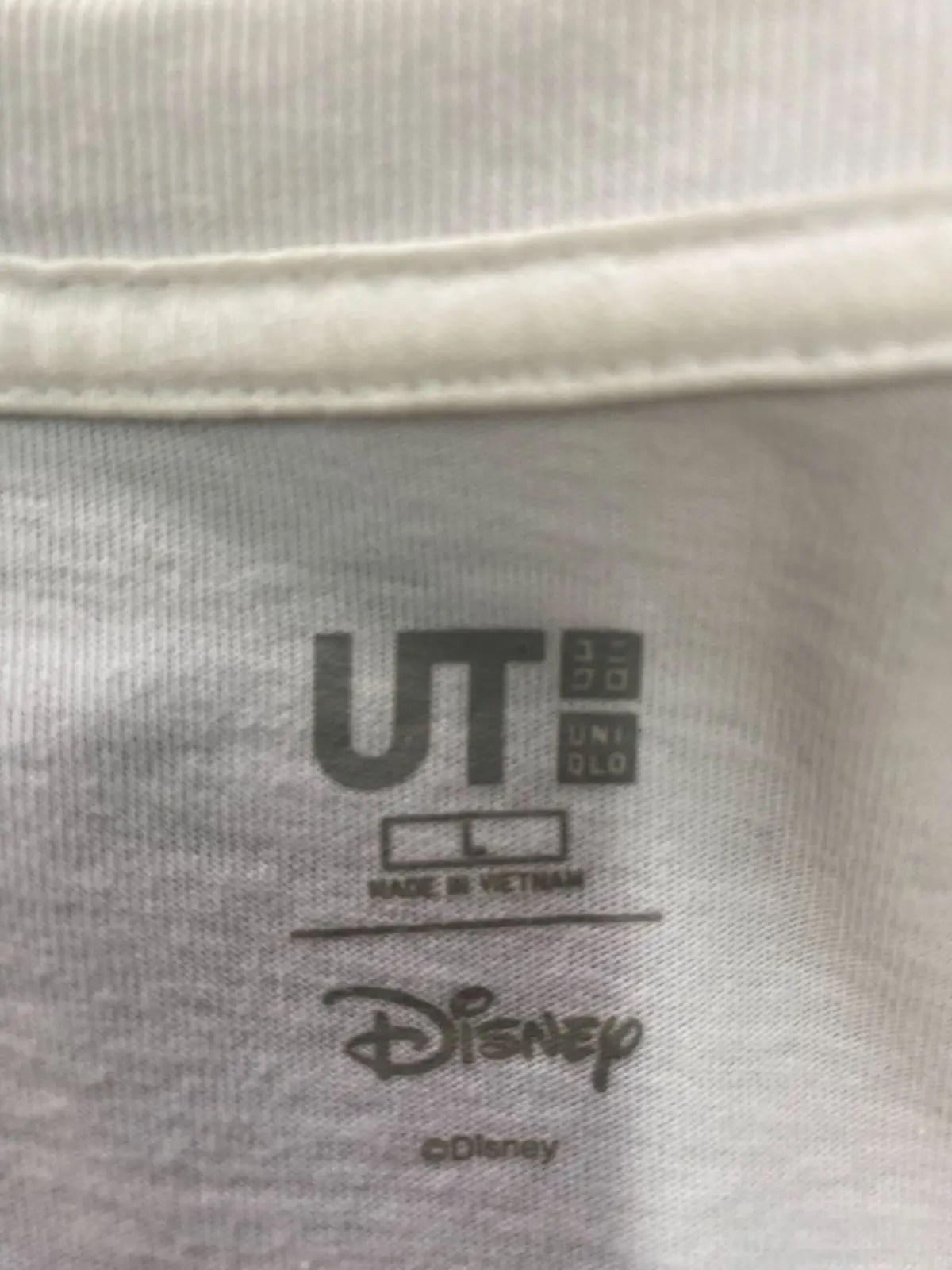 Uniqlo Disney Surfing Graphic T-Shirt White Large