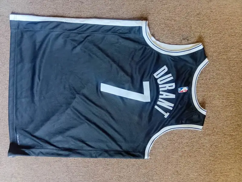 Original icon edition black swingmanBrooklyn nets (Kevin durant) like new no stains no holes perfect