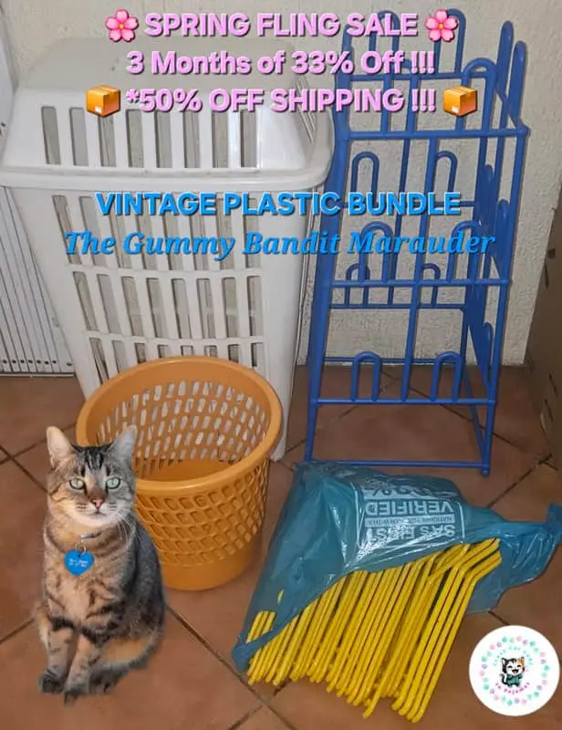 Vintage Plastic Bundle 4 Pcs