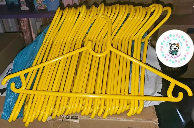 Vintage Plastic Bundle 4 Pcs
