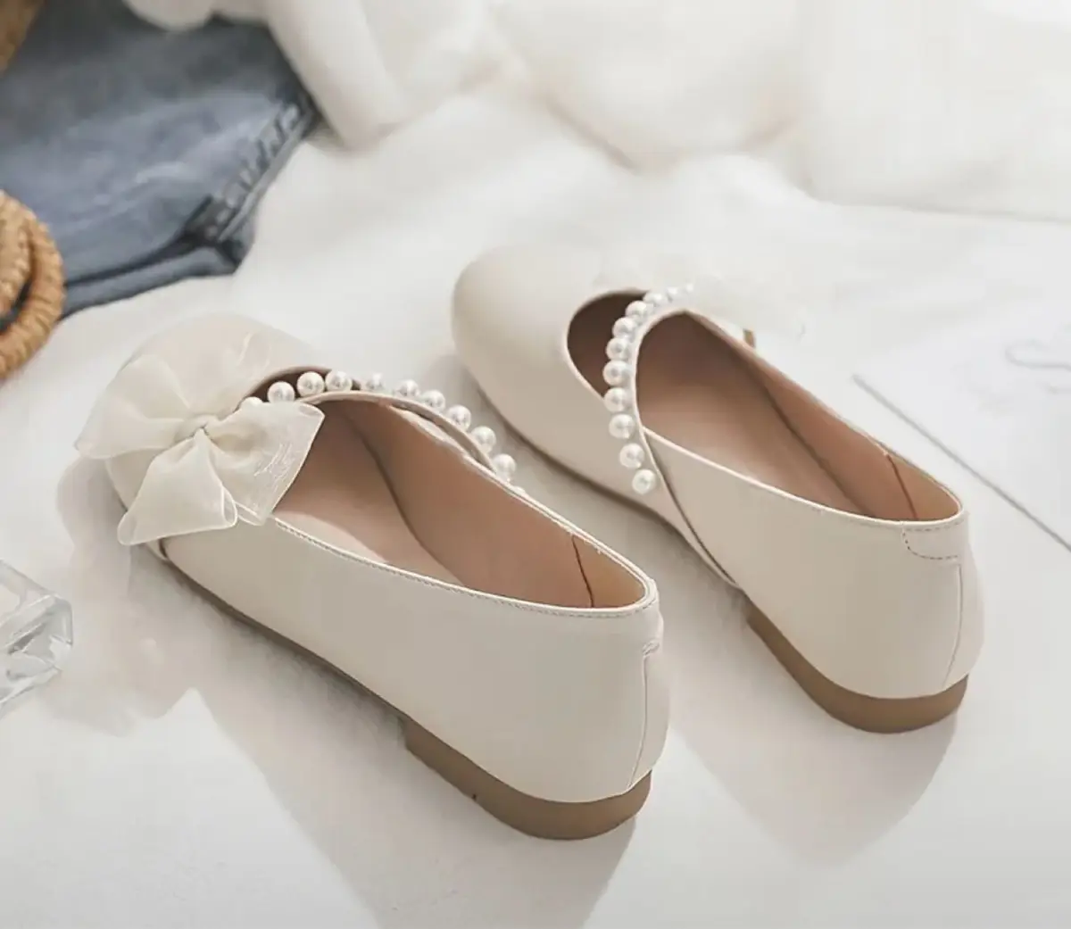 Cream Flat Shoes With Pearl Bow Detail
