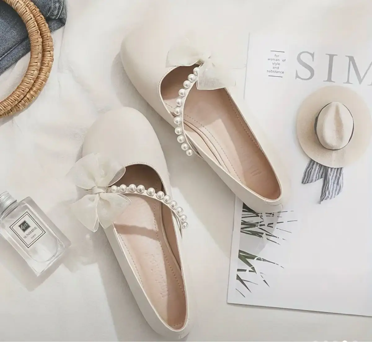 Cream Flat Shoes With Pearl Bow Detail