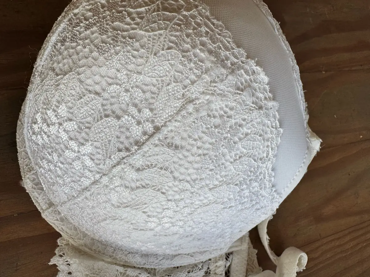 White Lace Push-Up Bra