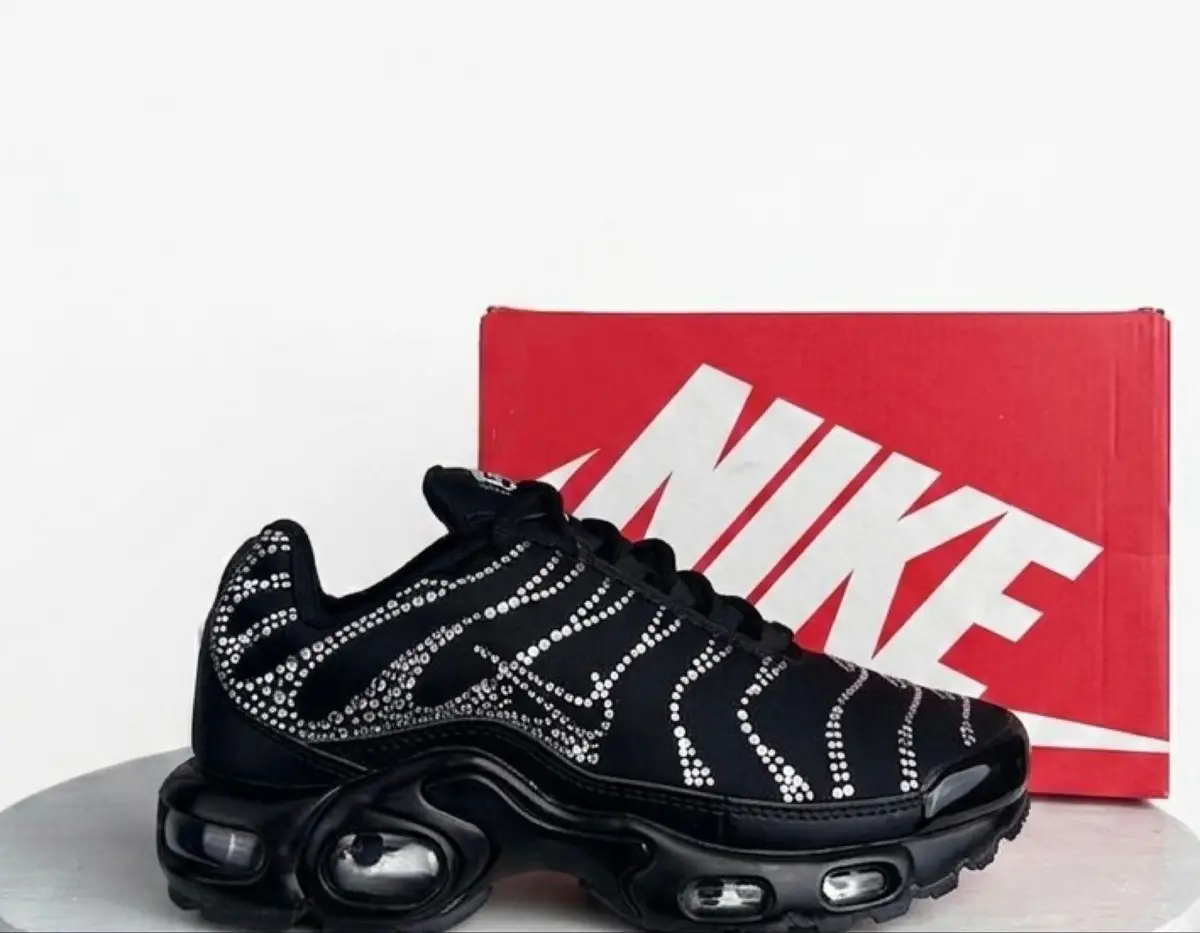 Nike Air Max Plus Swarovski Black