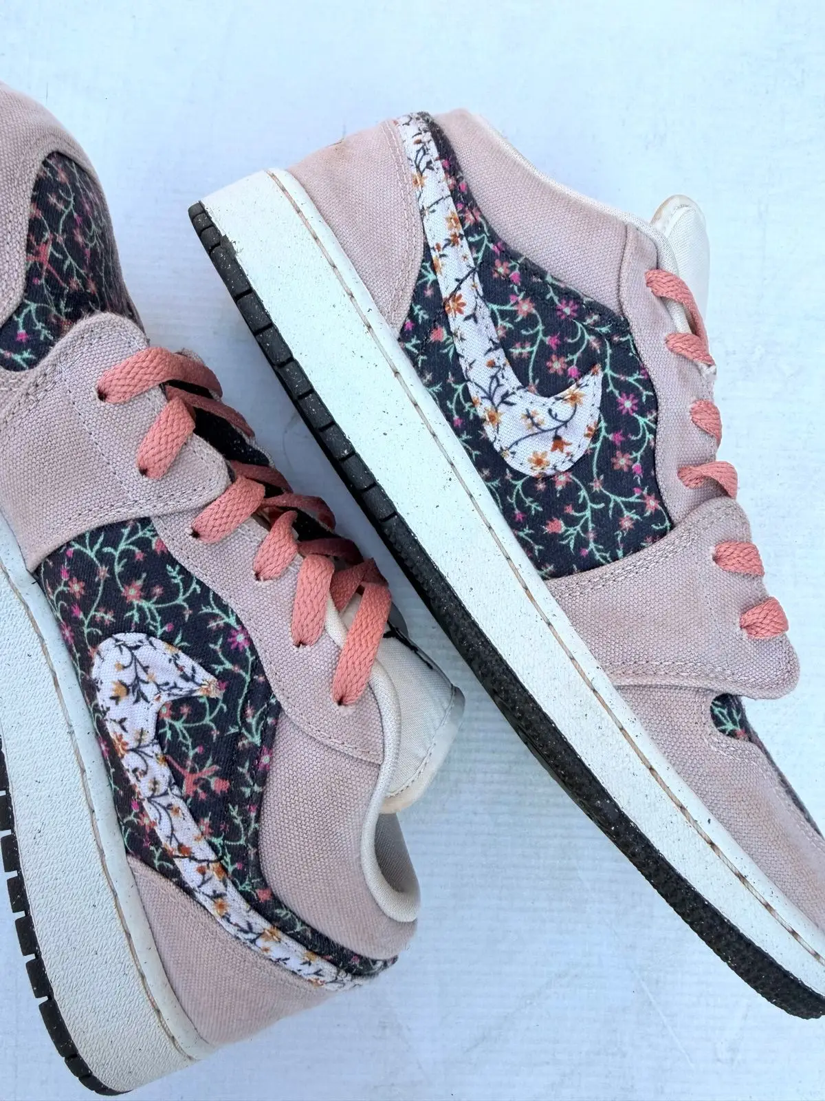 Jordan Nike Air Jordan Floral Print Sneakers