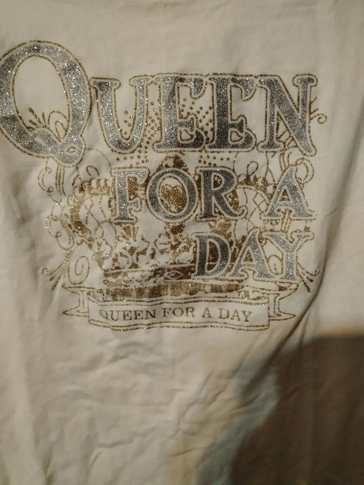 Jet Queen For A Day Graphic T-Shirt