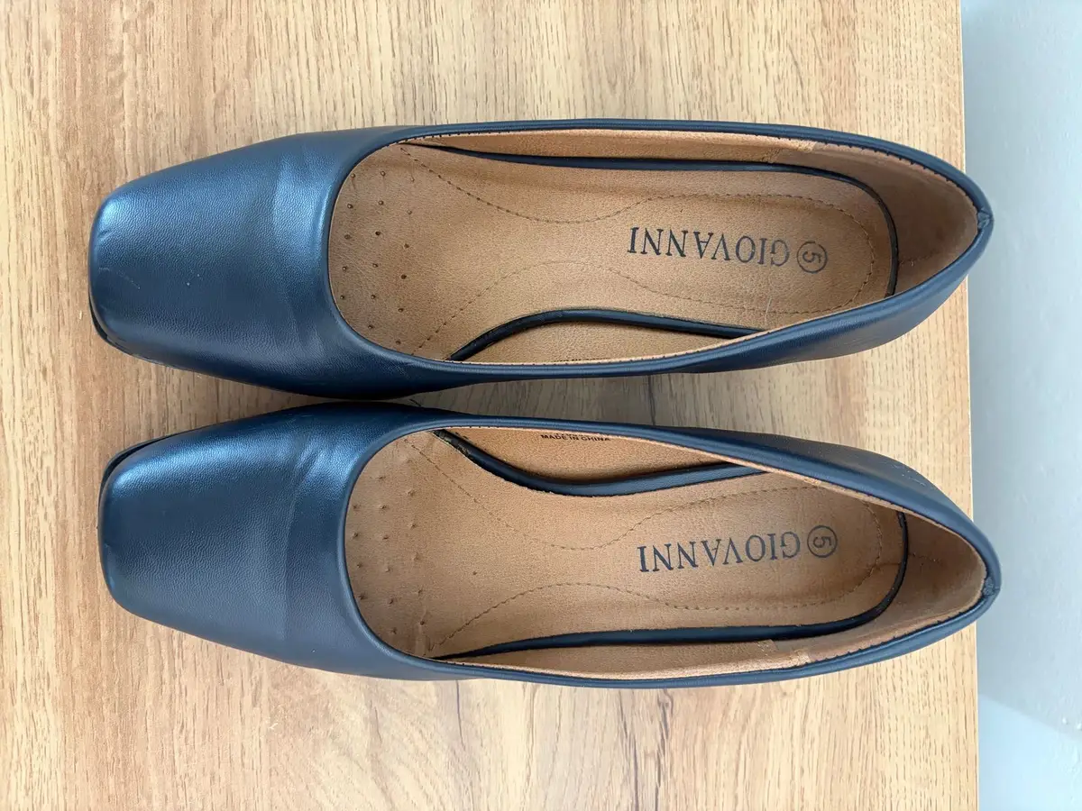 Giovanni Dark Blue Flats