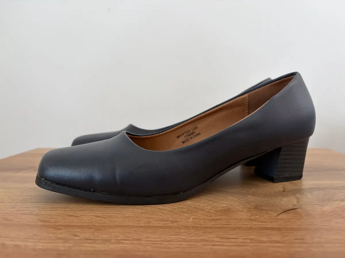 Giovanni Dark Blue Flats