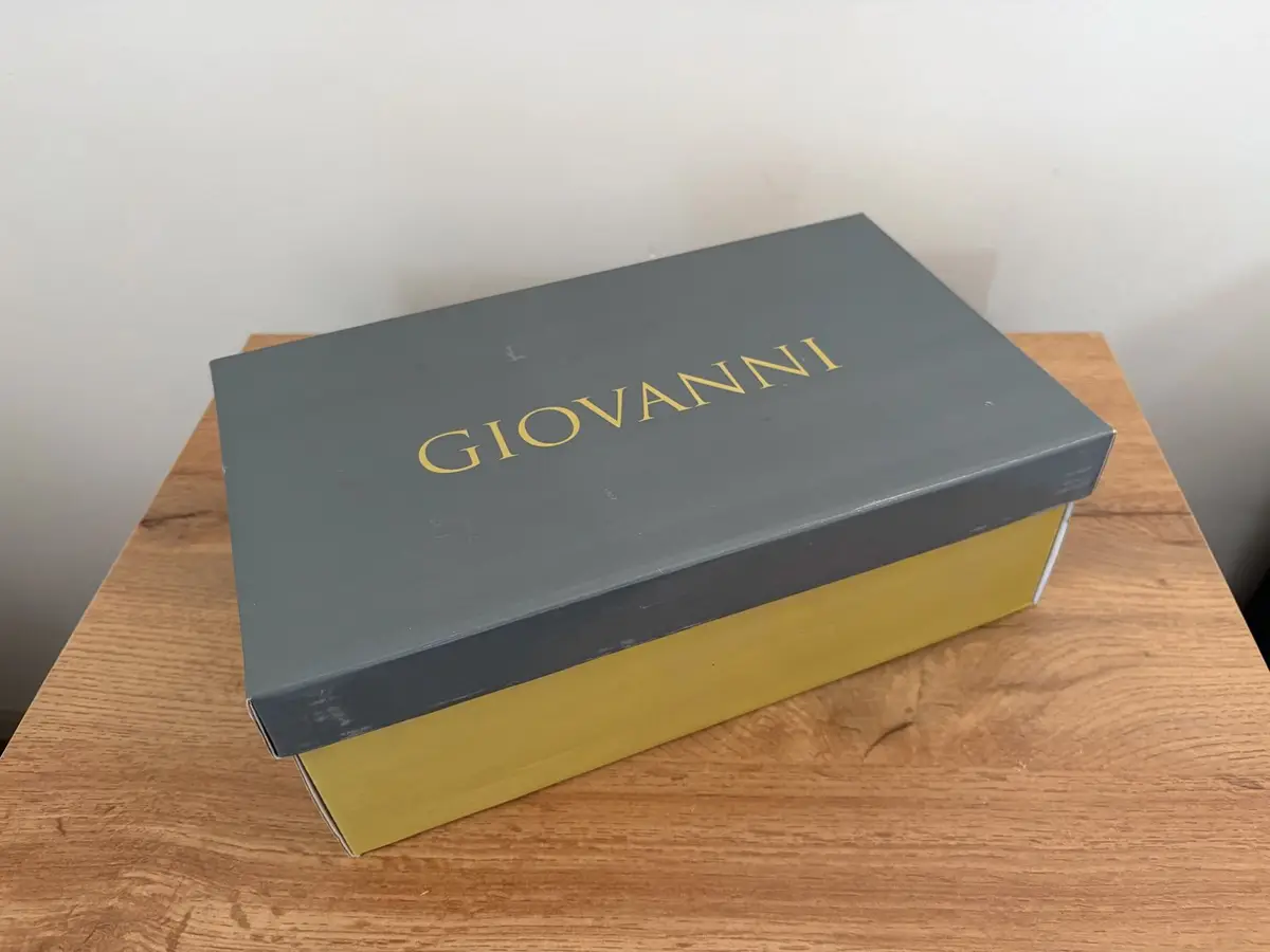 Giovanni Dark Blue Flats