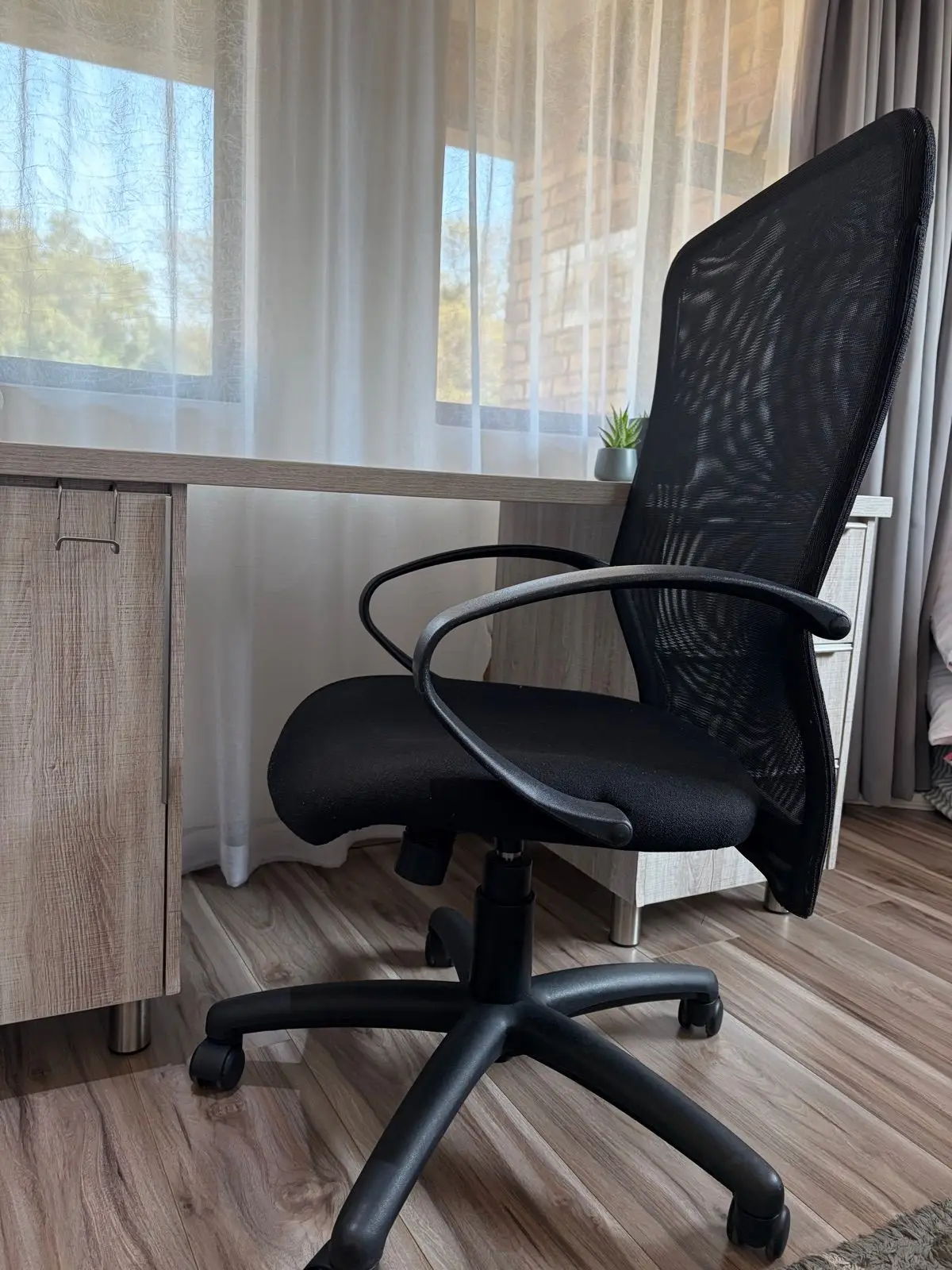 Black Mesh Office Chair