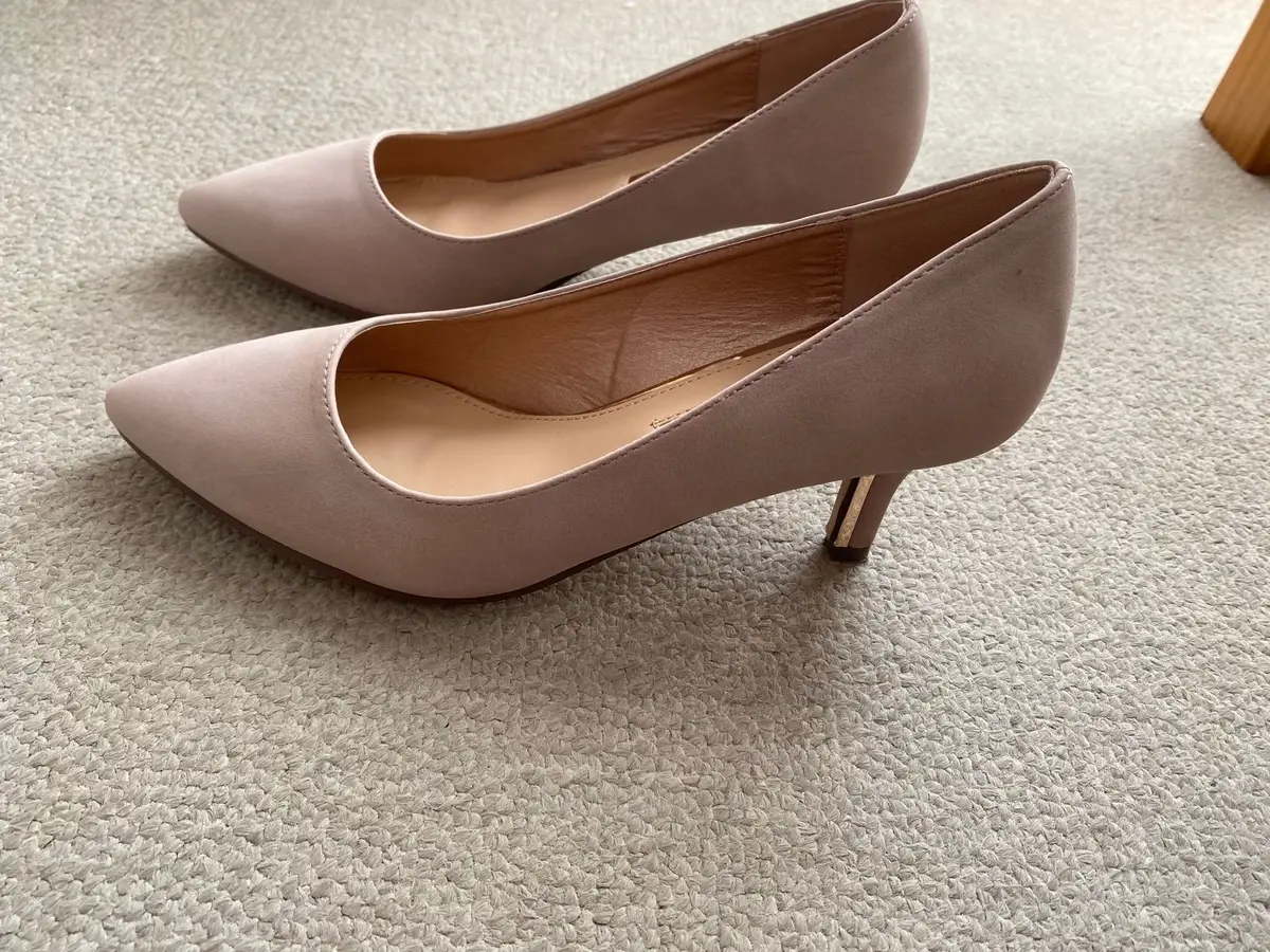 Truworths Nude Kitten Heels Size 4