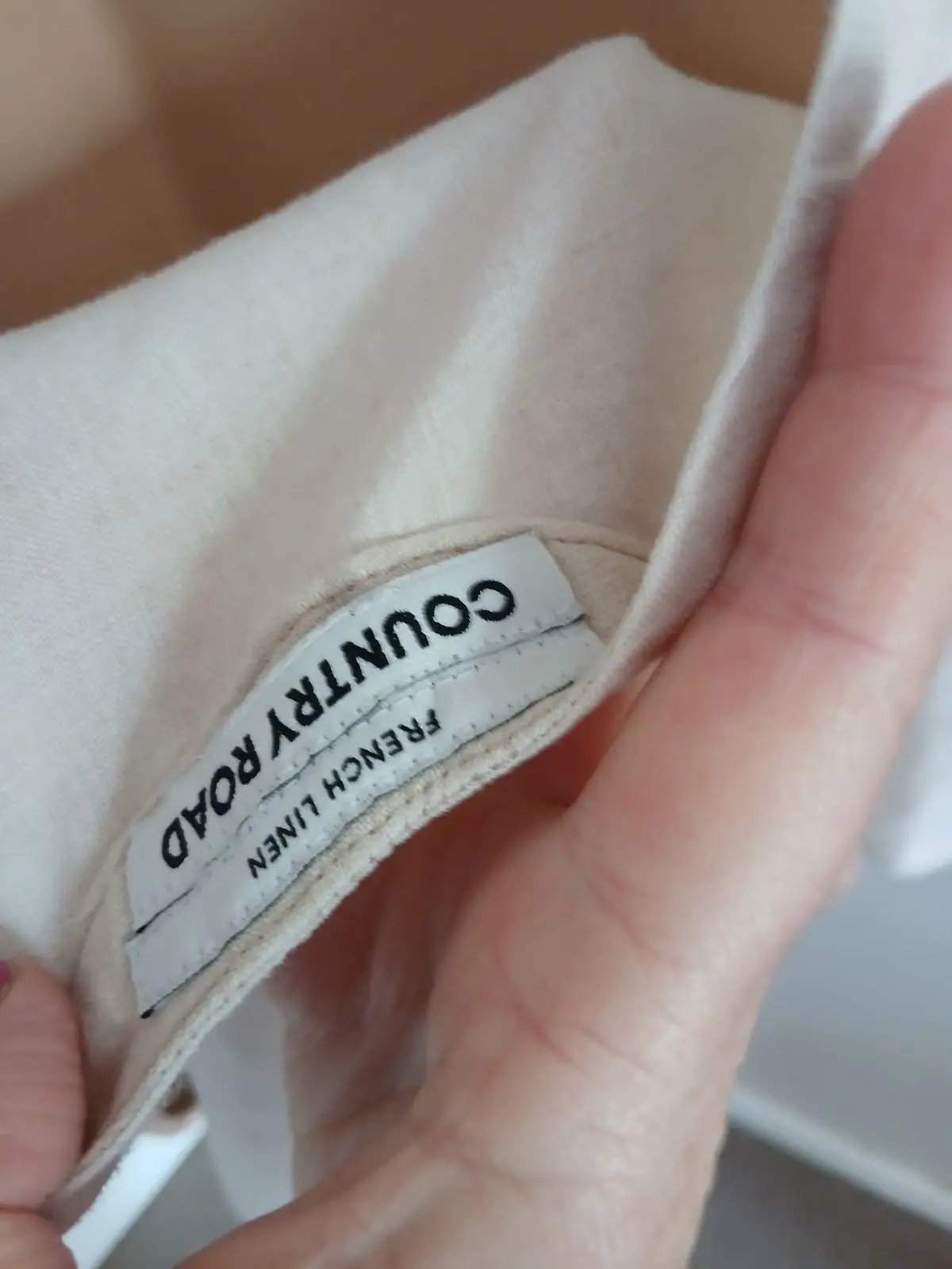Country Road Cream Linen Top with Ruffled Sleeves