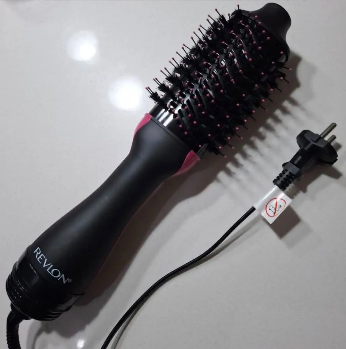 REVLON ONE-STEP HAIR DRYER AND VOLUMIZER
