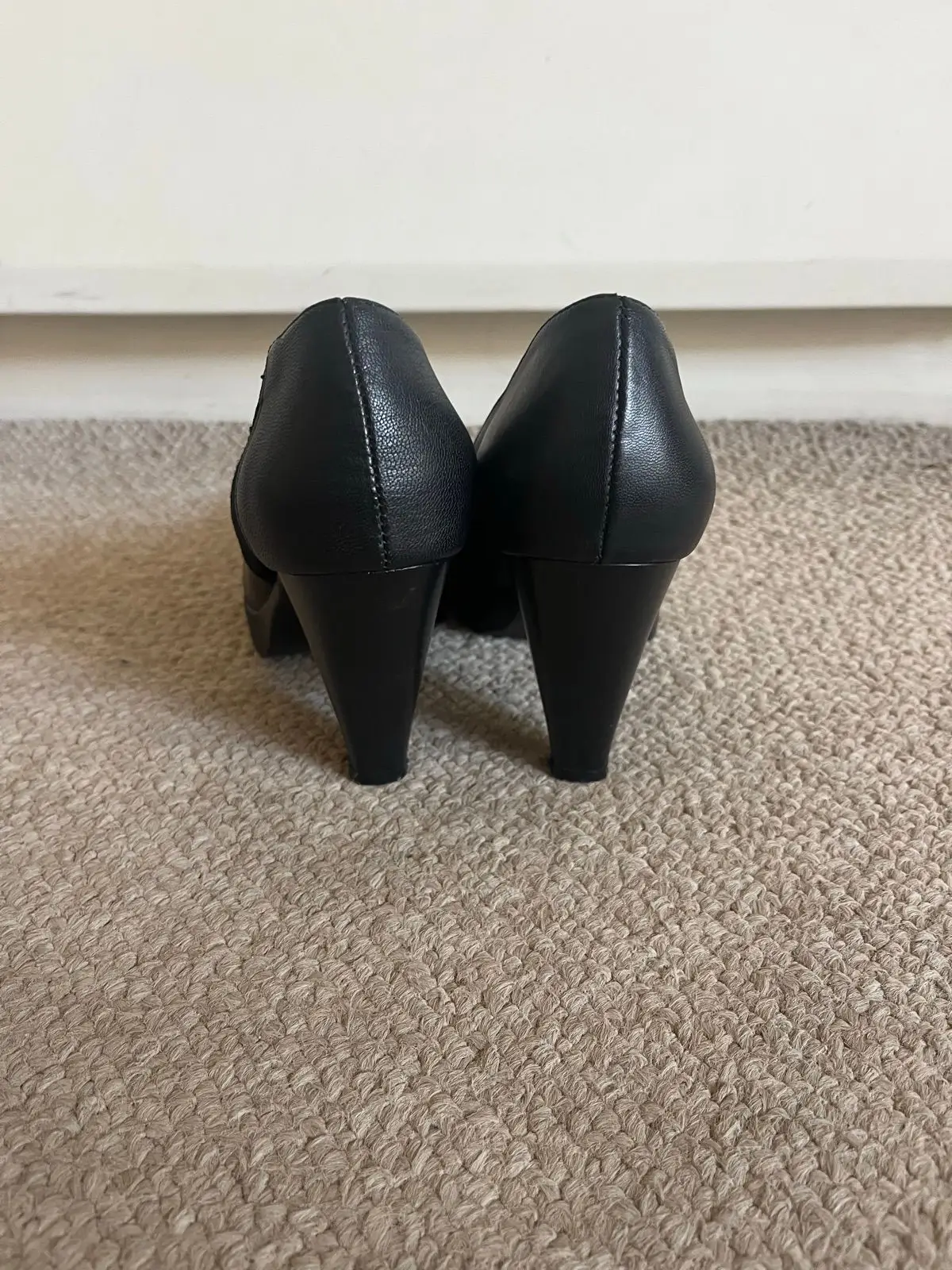 Froggie Black Peep-Toe Heels Size 6