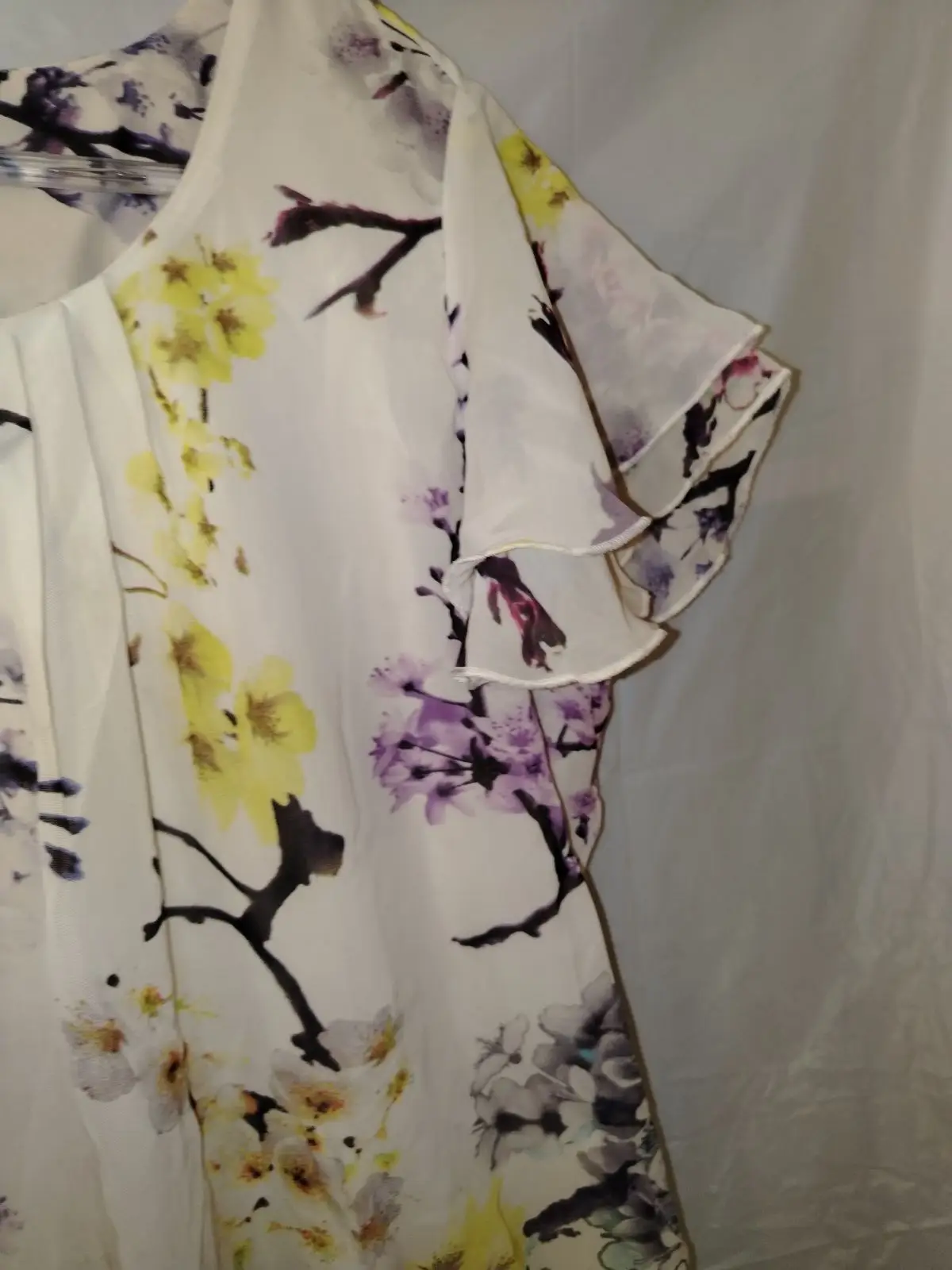 Finnigans by Truworths Floral Blouse Size 38