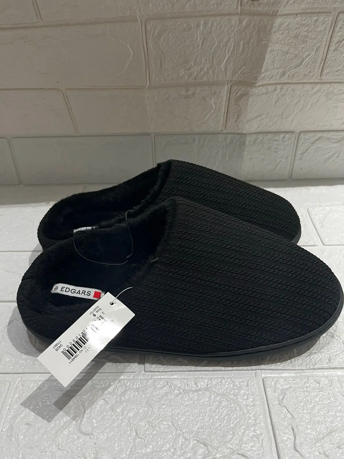 Edgars Black Faux Fur Lined Slippers Size 9
