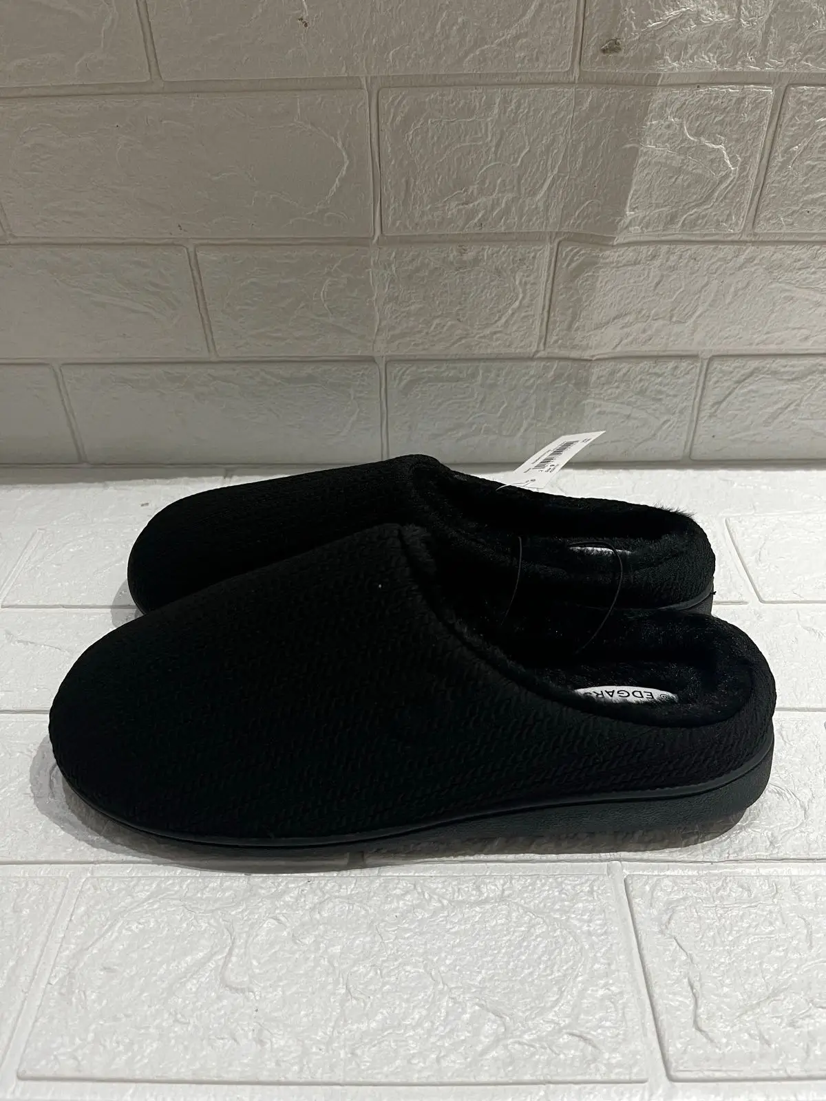 Edgars Black Faux Fur Lined Slippers Size 9